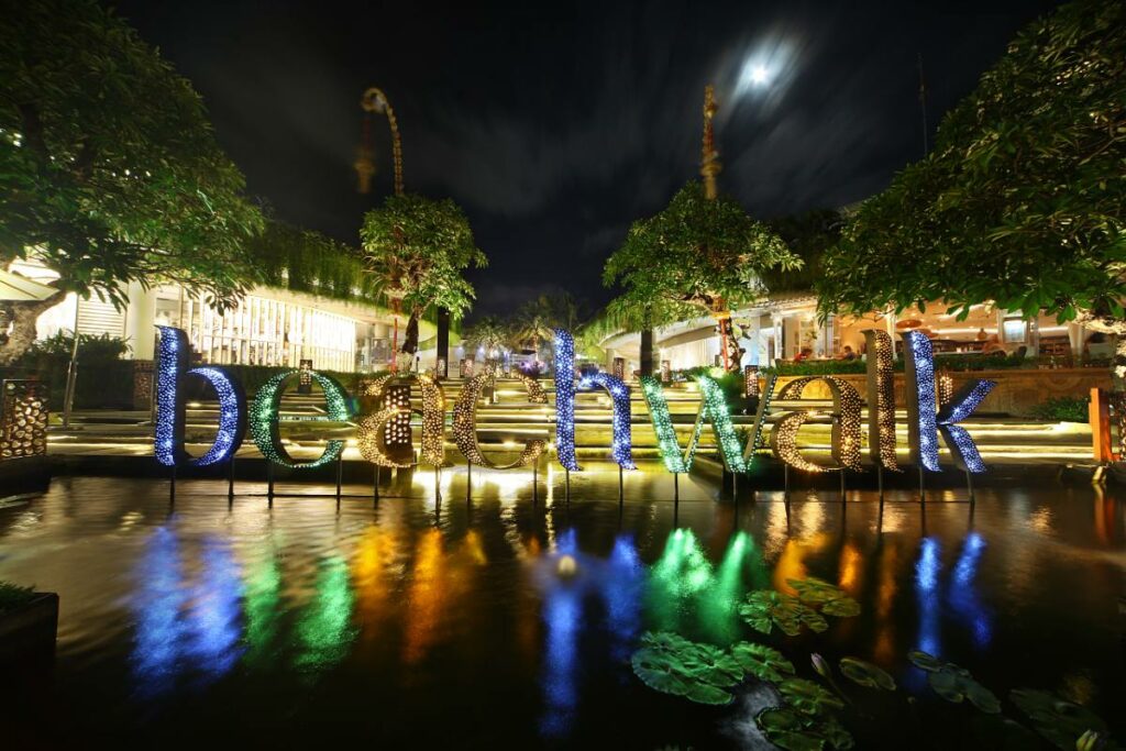 Beach Bum Meets Shopaholic: Unveiling the Delights of Beachwalk Shopping Center, Bali